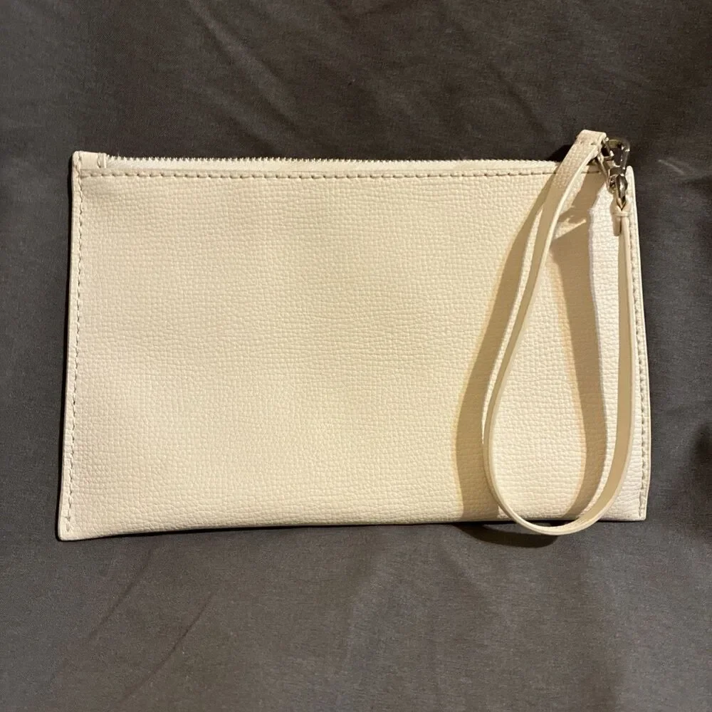 Kate Spade New York Pebbled Leather Wristlet White Sleek Elegant Classy Preppy
